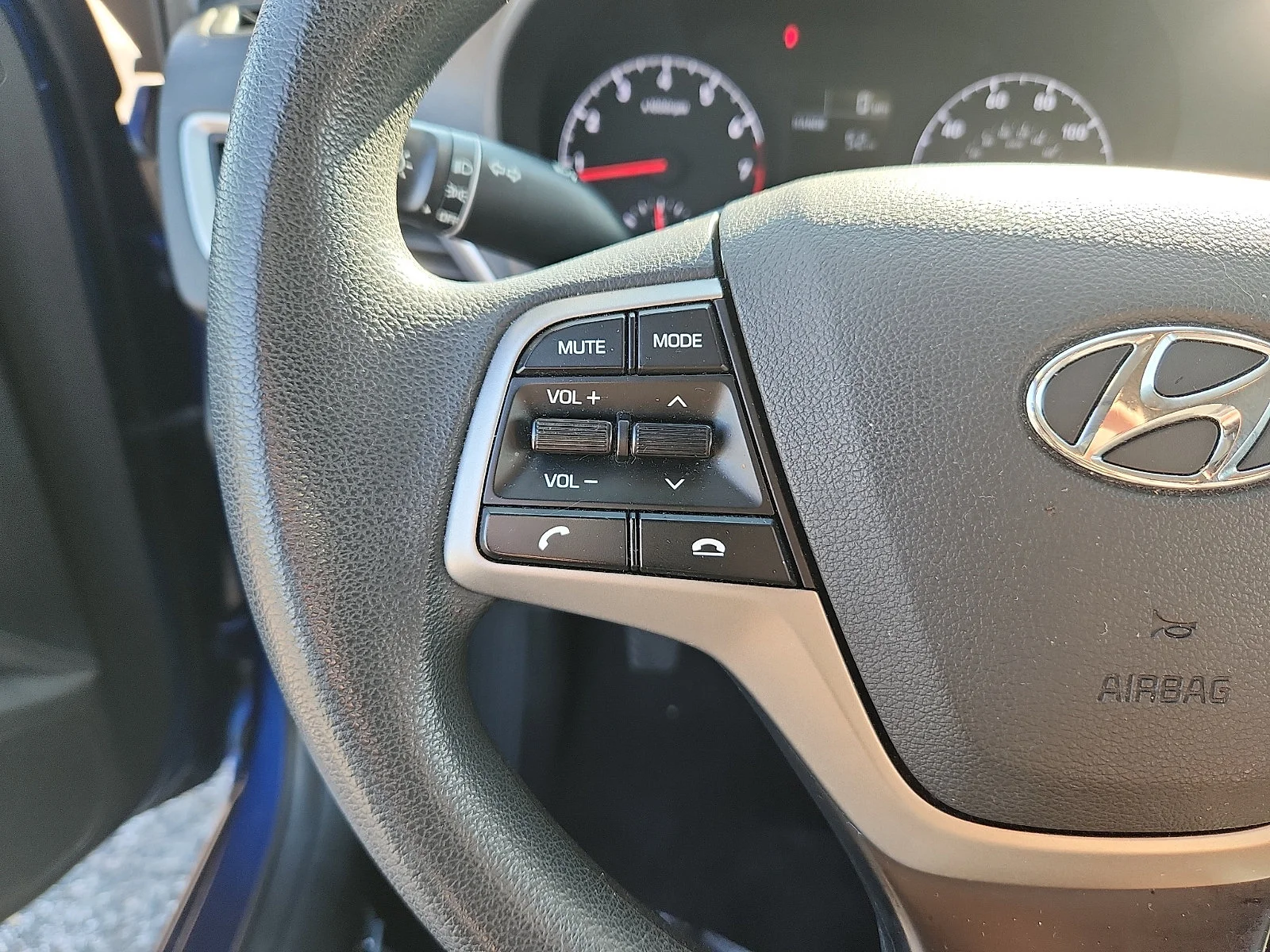 Used 2021 Blue Hyundai SE image 19