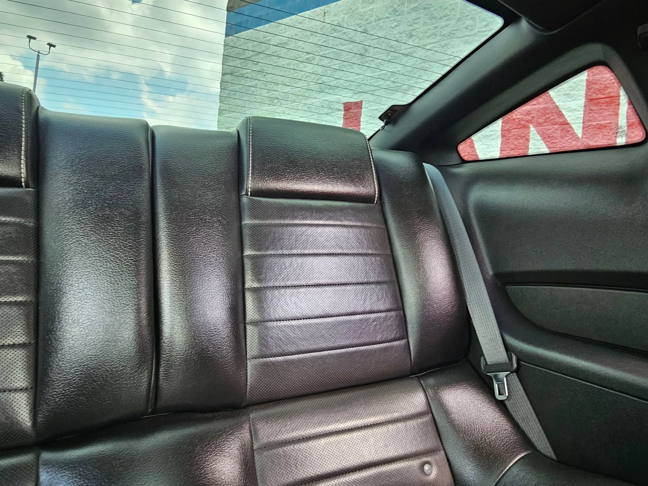 Used 2010 Brilliant Silver Metallic Ford GT Premium image 24