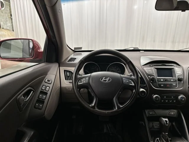 Used 2015 Red Hyundai SE image 14