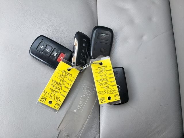 Used 2016 Gray Toyota XLE image 23