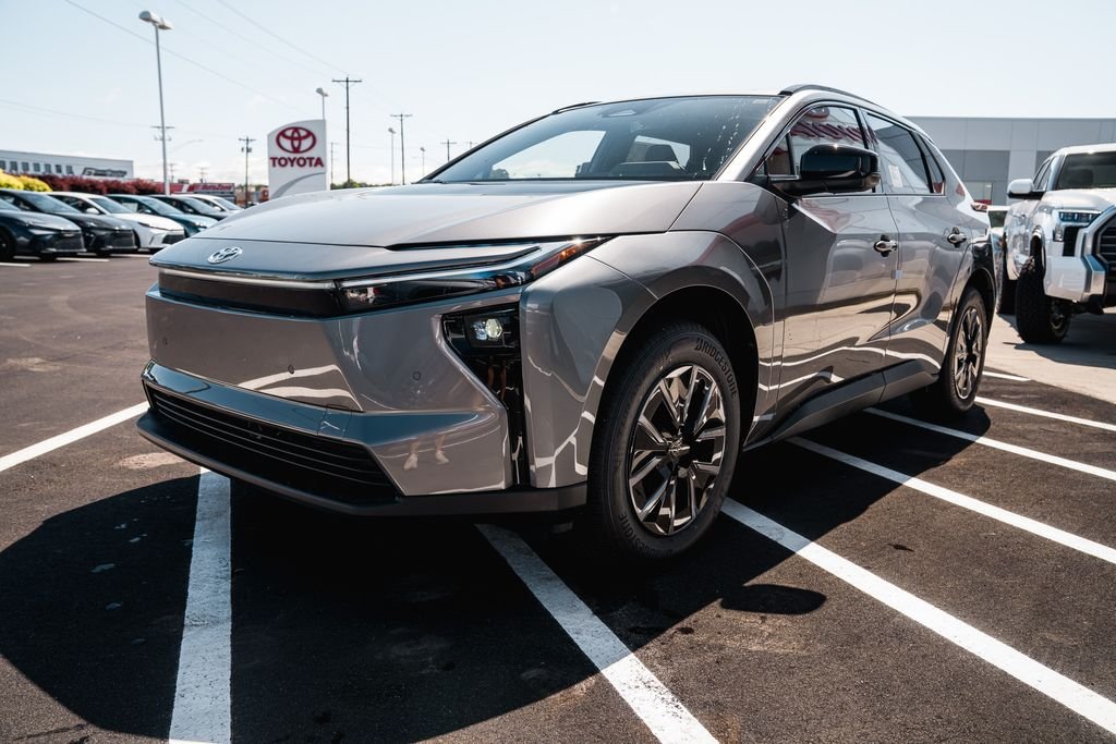 New 2026 Heavy Metal Toyota XLE image 3