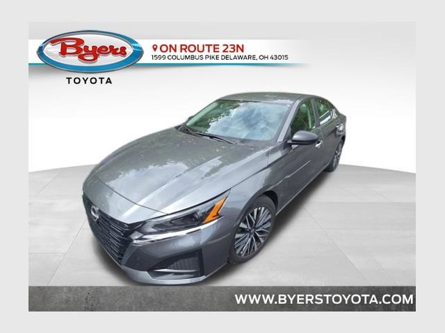 2025 Nissan Altima's photo