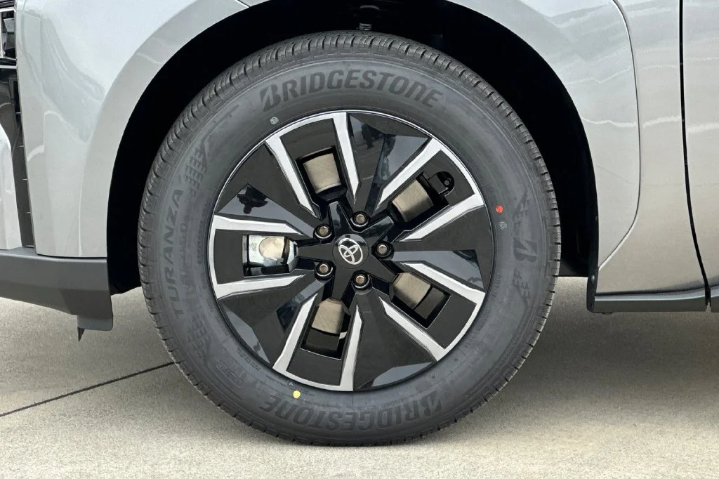 New 2027 Heavy Metal <sup>1</sup> Toyota  XLE image 32