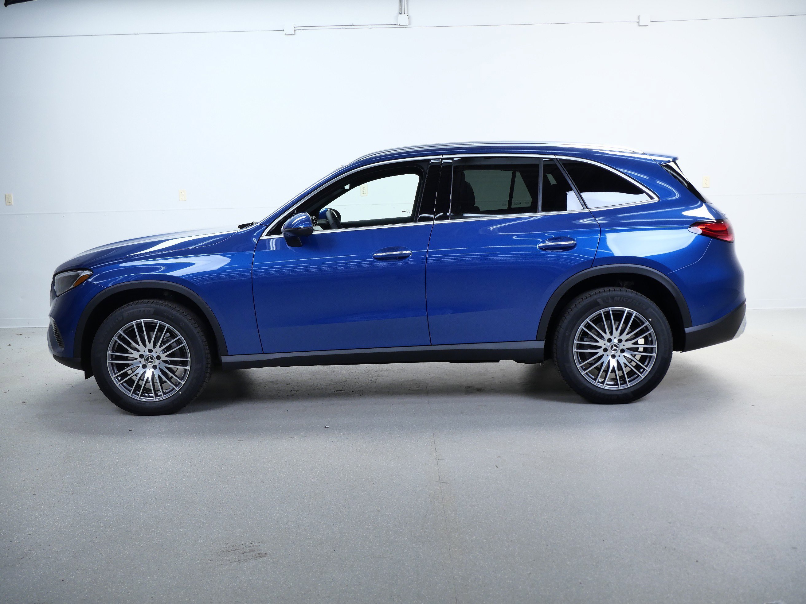 New 2026 Starling Blue Metallic Mercedes-Benz GLC 300 image 5