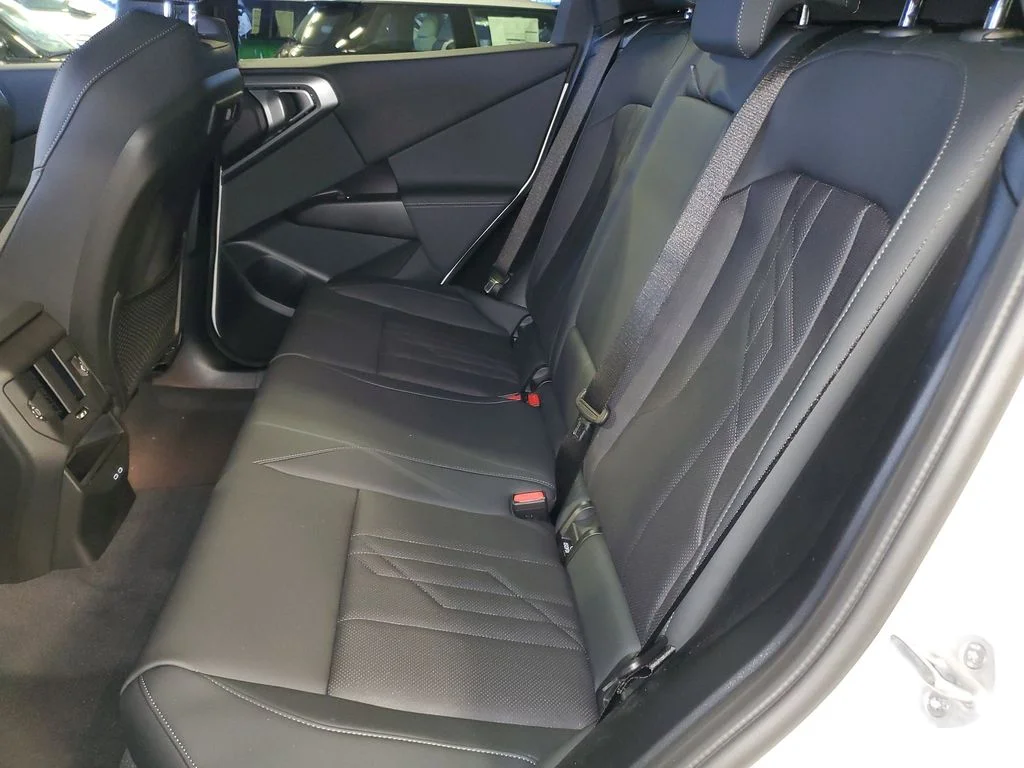 2026 BMW X3 30 - Photo 11