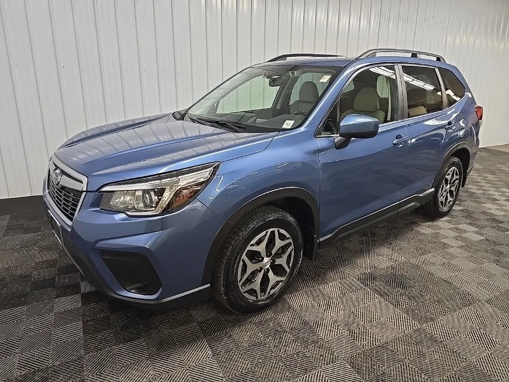 Used 2020 Horizon Blue Subaru Premium image 8