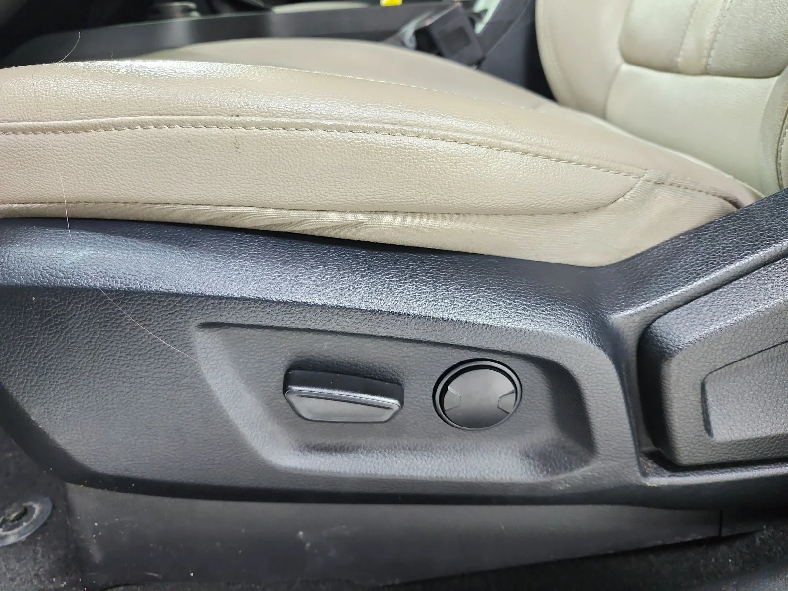 Used 2021 Black Ford Lariat image 11