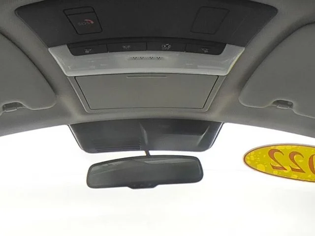Used 2022  Mitsubishi SEL image 41