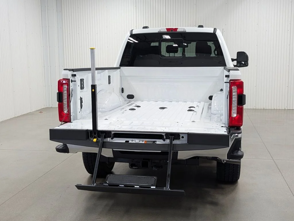 New 2026 Star White Metallic Tri-Coat Ford F-250® King Ranch® image 28