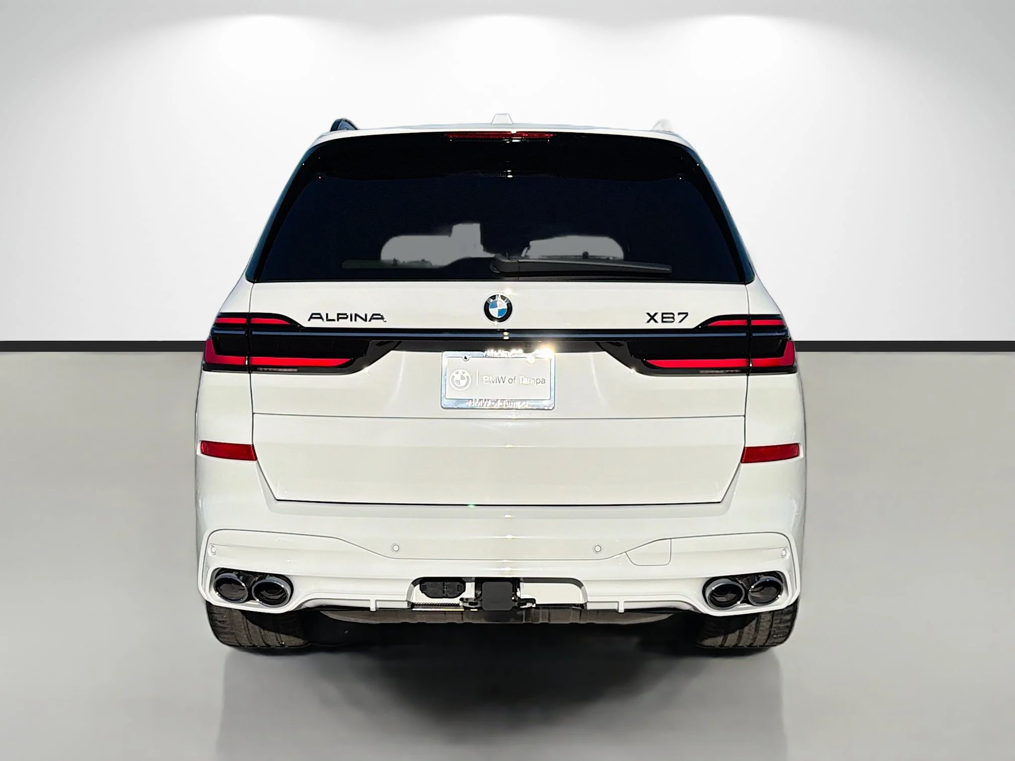 New 2026 Alpine White BMW ALPINA XB7 image 4