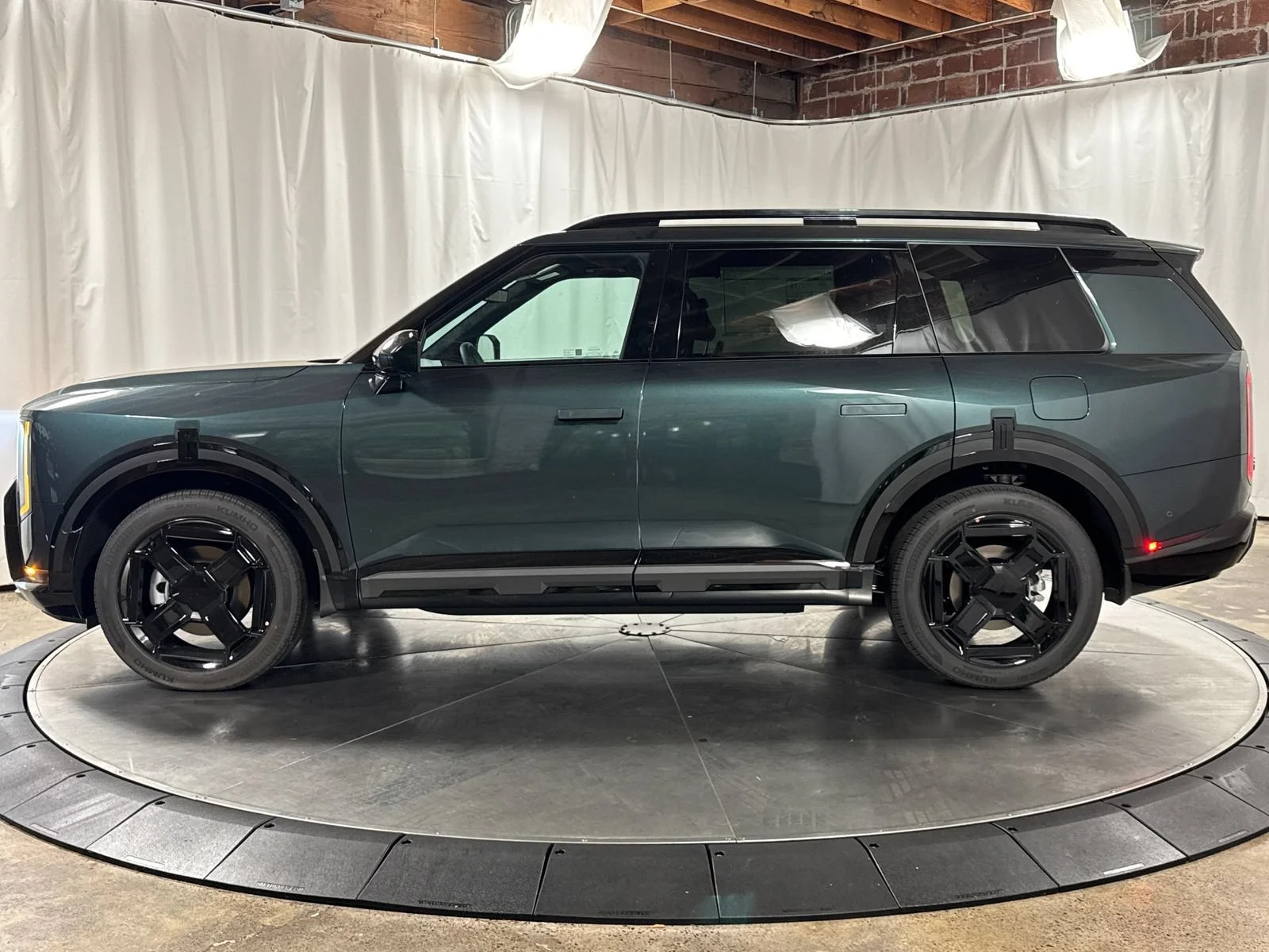 New 2027 Black Jade Green Kia X-Line SX Prestige image 8