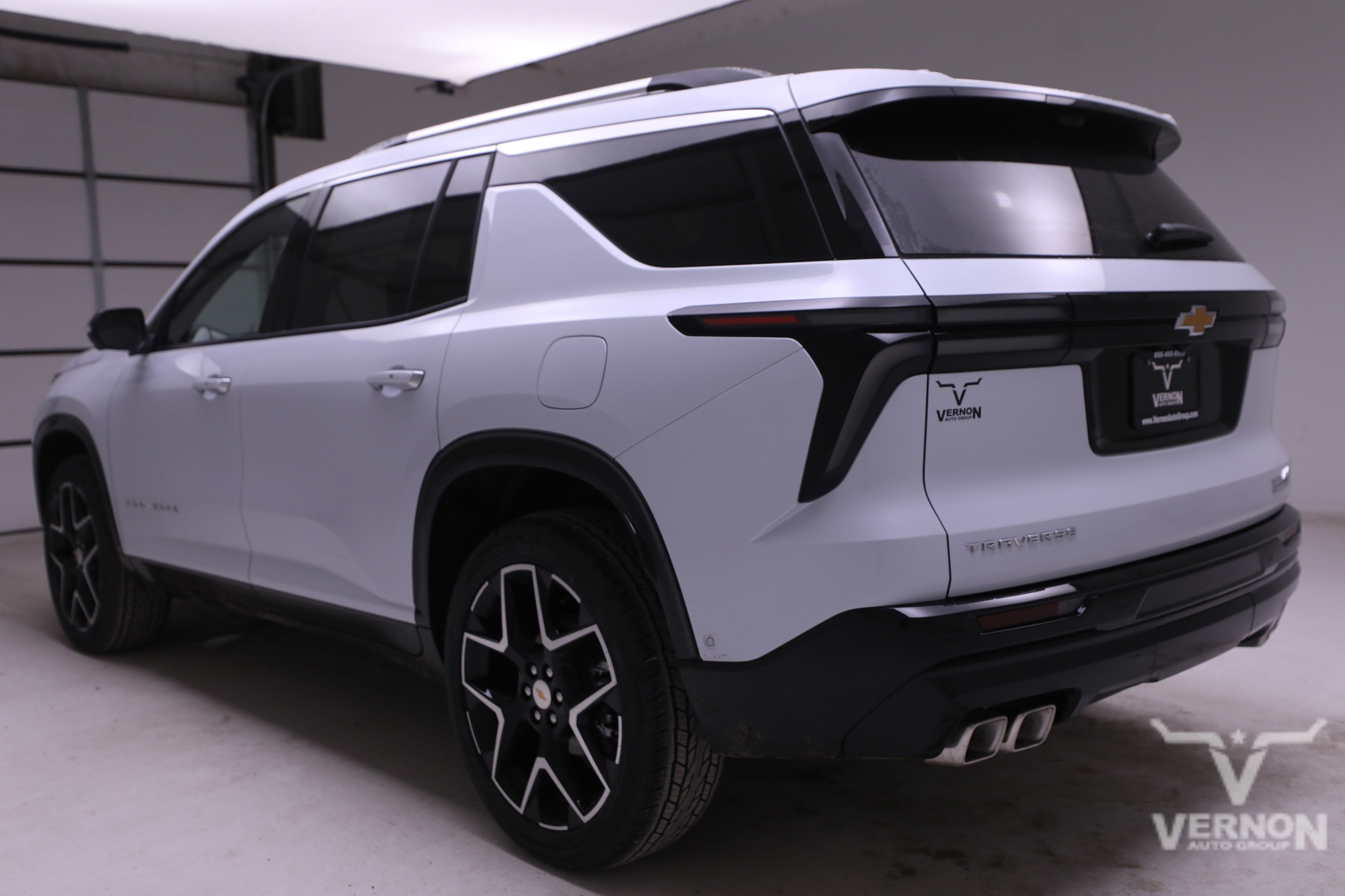 New 2026 Polar White Tricoat Chevrolet N image 3