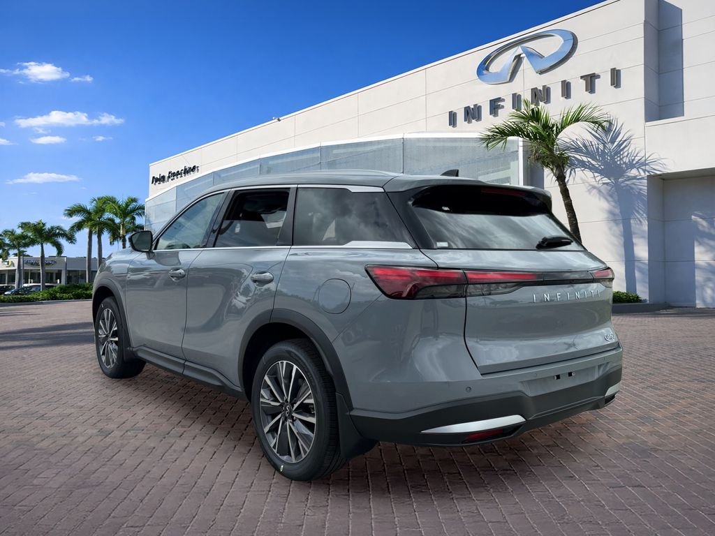 New 2027 HARBOR GRAY INFINITI Luxe FWD image 5