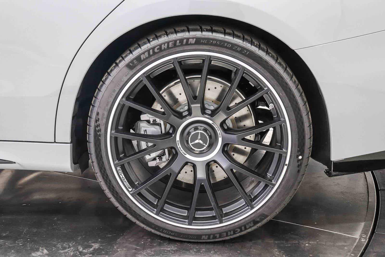 New 2026 MANUFAKTUR Alpine Grey Mercedes-Benz AMG® E 53 E image 10