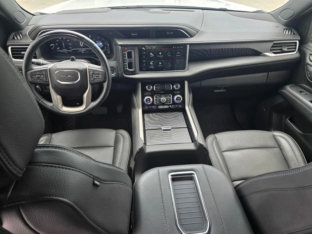 Used 2024 White GMC Denali image 18