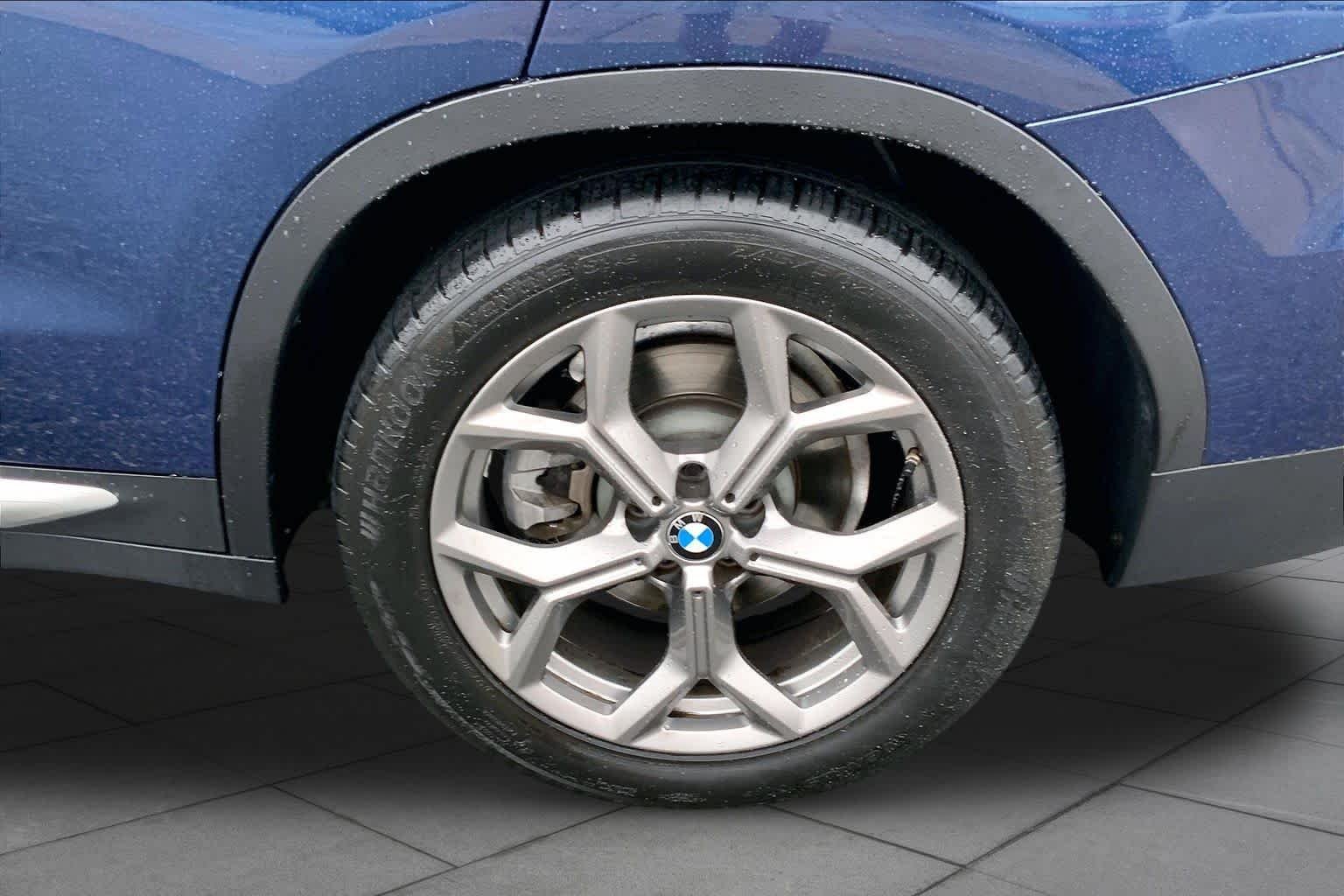 Used 2020 Phytonic Blue Metallic BMW sDrive30i image 10