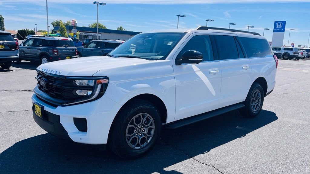 2026 Ford Expedition Active MAX 4x4's photo