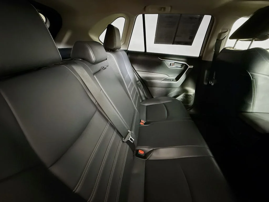 Used 2020 Magnetic Gray Metallic Toyota XLE Premium image 27