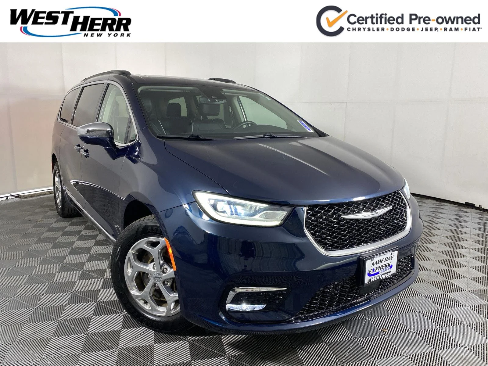 Used 2022 Fathom Blue Pearlcoat Chrysler Limited image 1