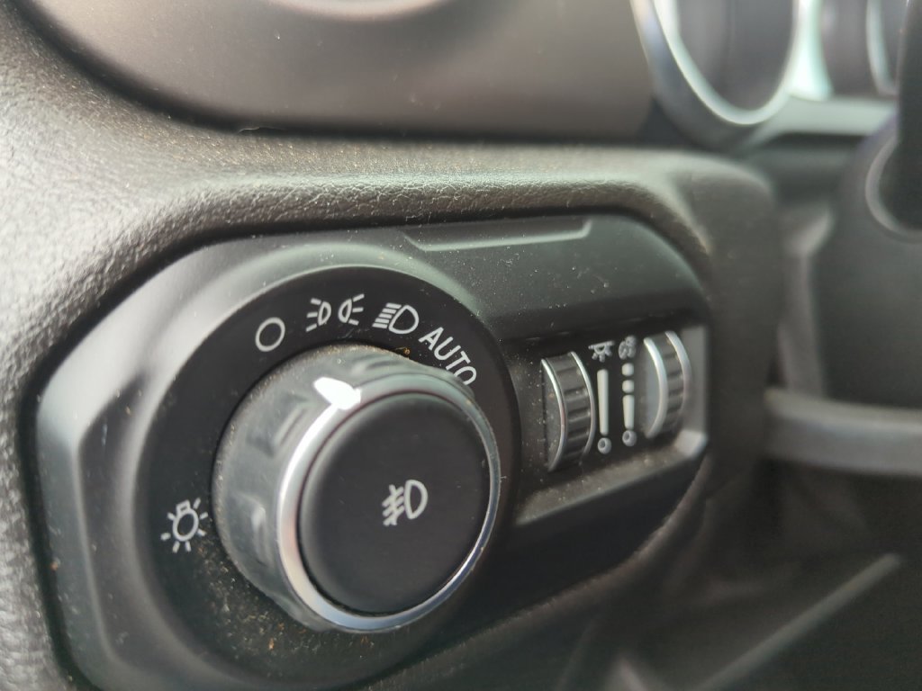 Used 2019 Gray Jeep Unlimited Sport S image 12