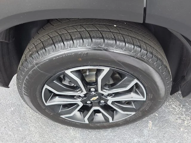 Used 2023 Summit White Chevrolet ACTIV image 9