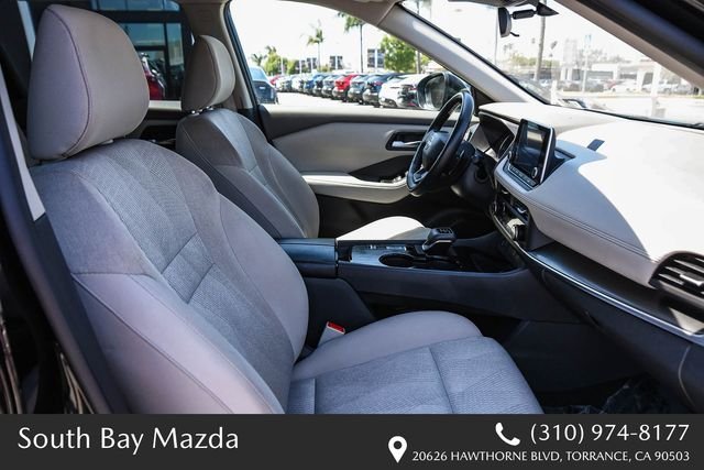 2025 Nissan Rogue SV - Photo 16