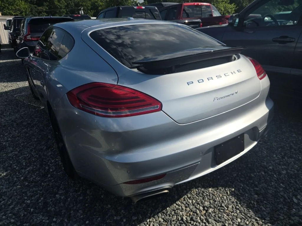 Used 2015  Porsche  image 5