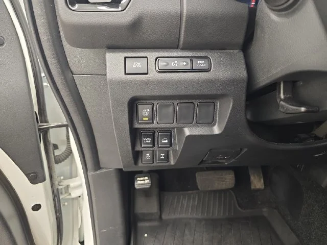 Used 2025 Glacier White Nissan PRO-4X image 35