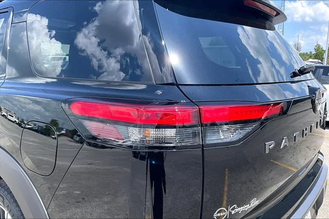 New 2026 Nissan Pathfinder Platinum 4D Sport Utility