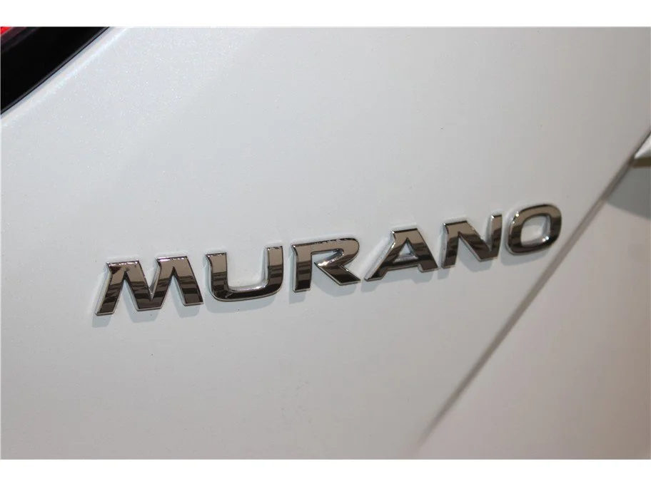 Used 2017 Pearl White Nissan Platinum image 17