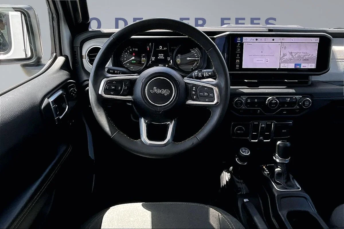 Used 2024  Jeep Sahara 4xe image 8
