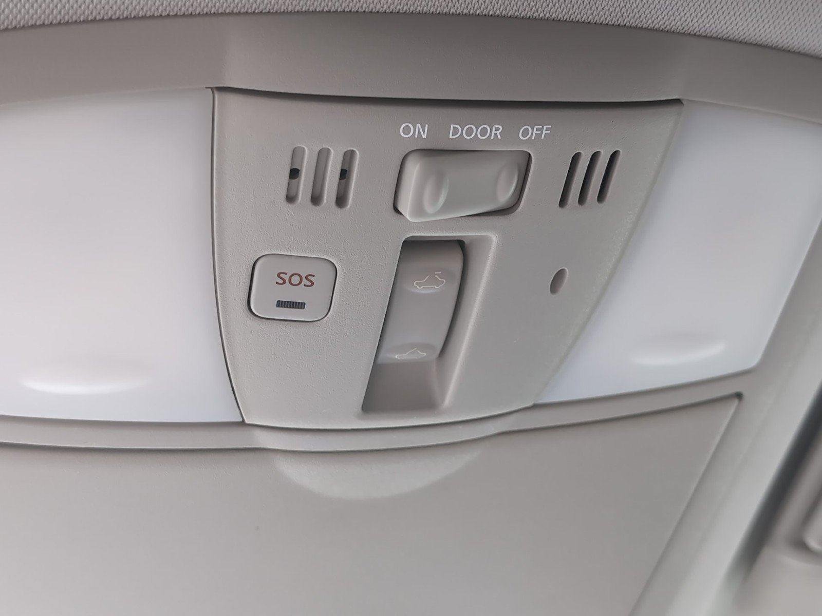 Used 2018 Mocha Almond Nissan Platinum image 20