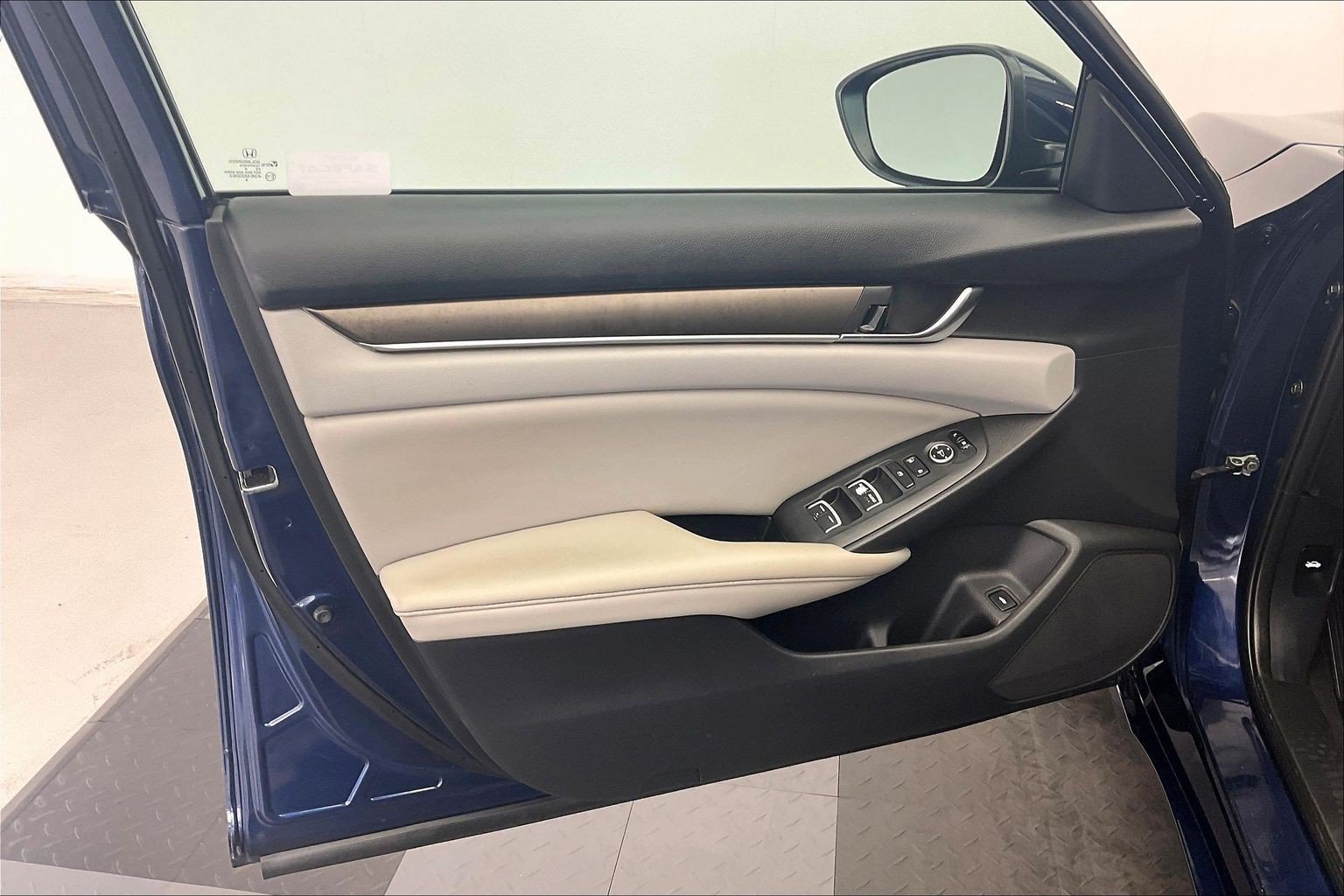 Used 2019 Blue Honda LX image 26
