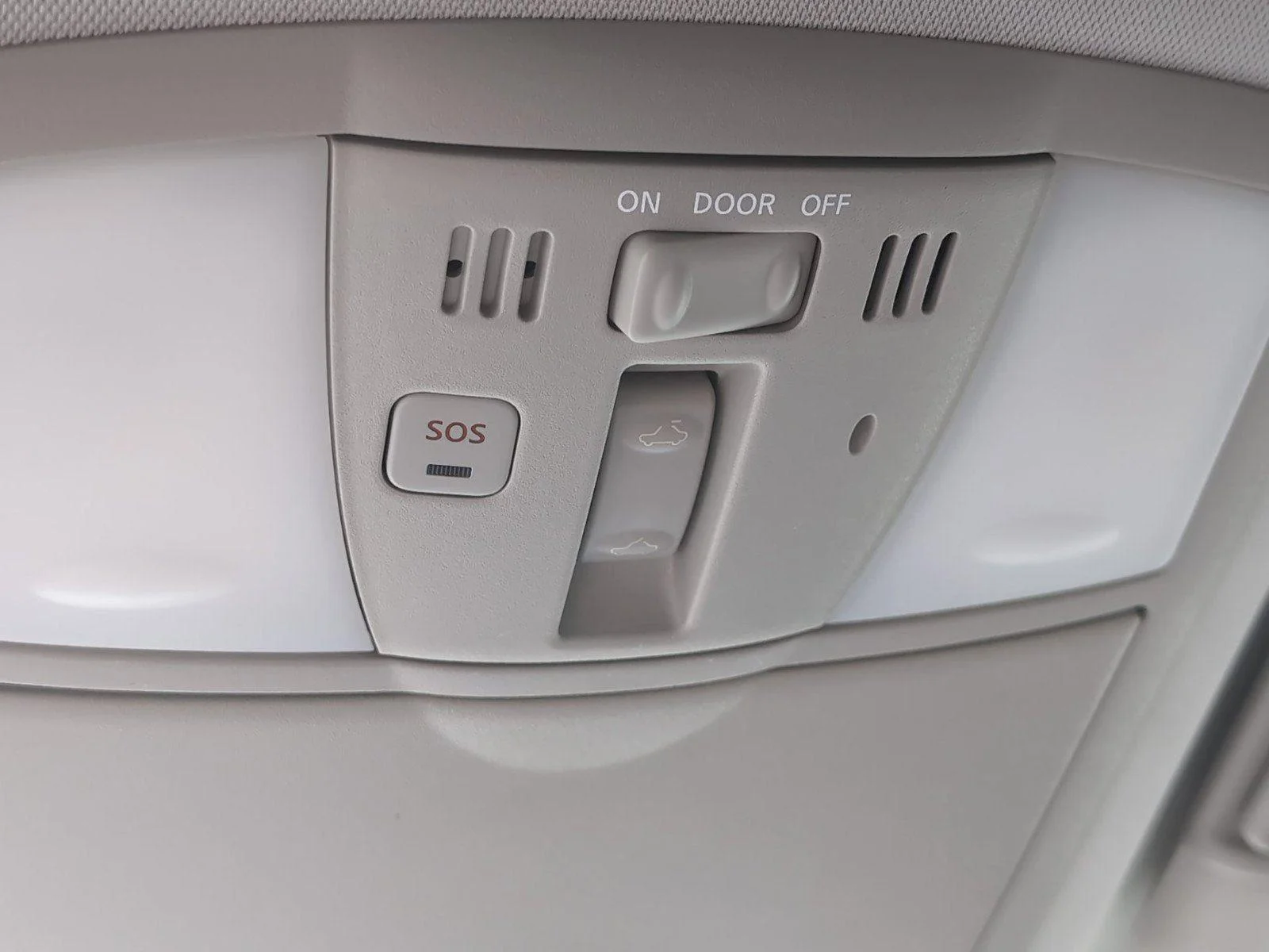 Used 2018 Mocha Almond Nissan Platinum image 20