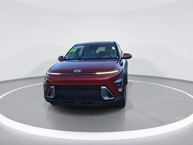 Used 2025 Red Hyundai SE image 3