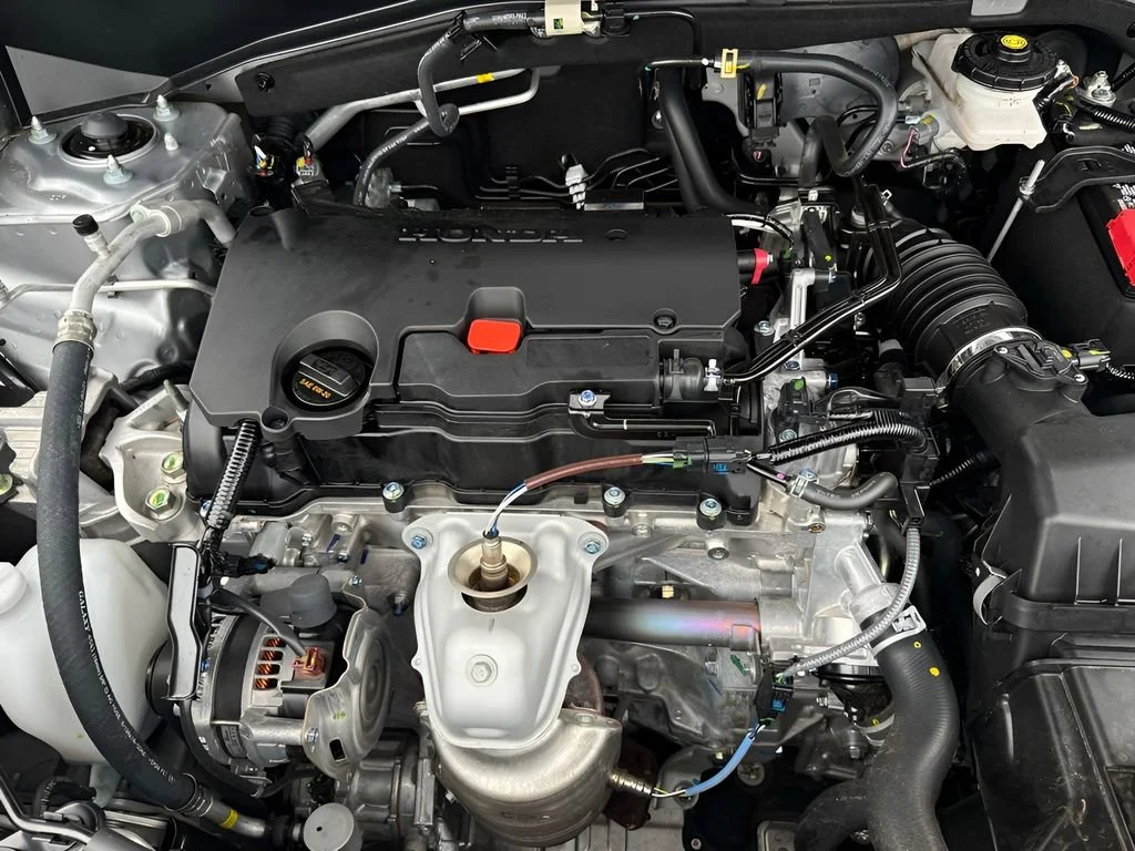 Used 2025 Silver Honda LX image 11