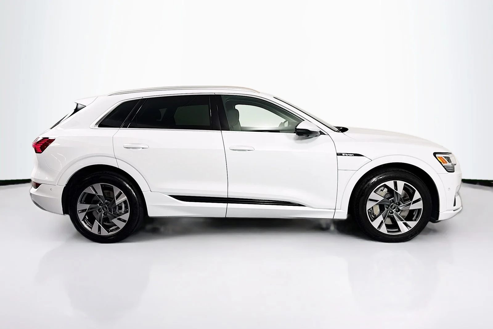 Used 2022 White Audi Premium Plus image 4