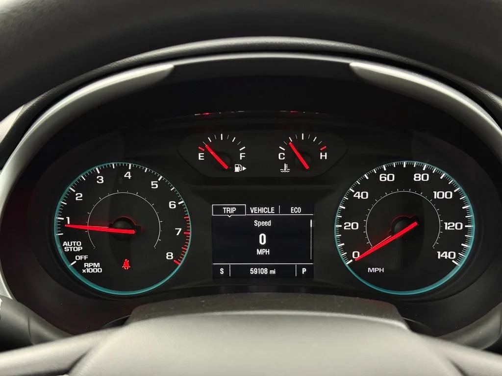 Used 2024 Summit White Chevrolet 1LT image 32