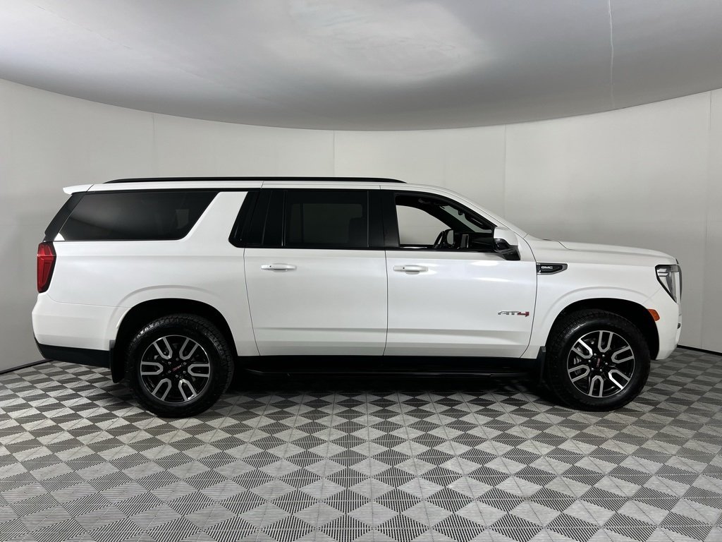 2023 Gmc Yukon XL AT4 photo 2