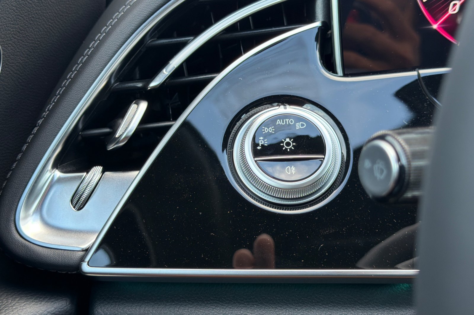 New 2027 Graphite Grey Metallic Mercedes-Benz E 350 image 31