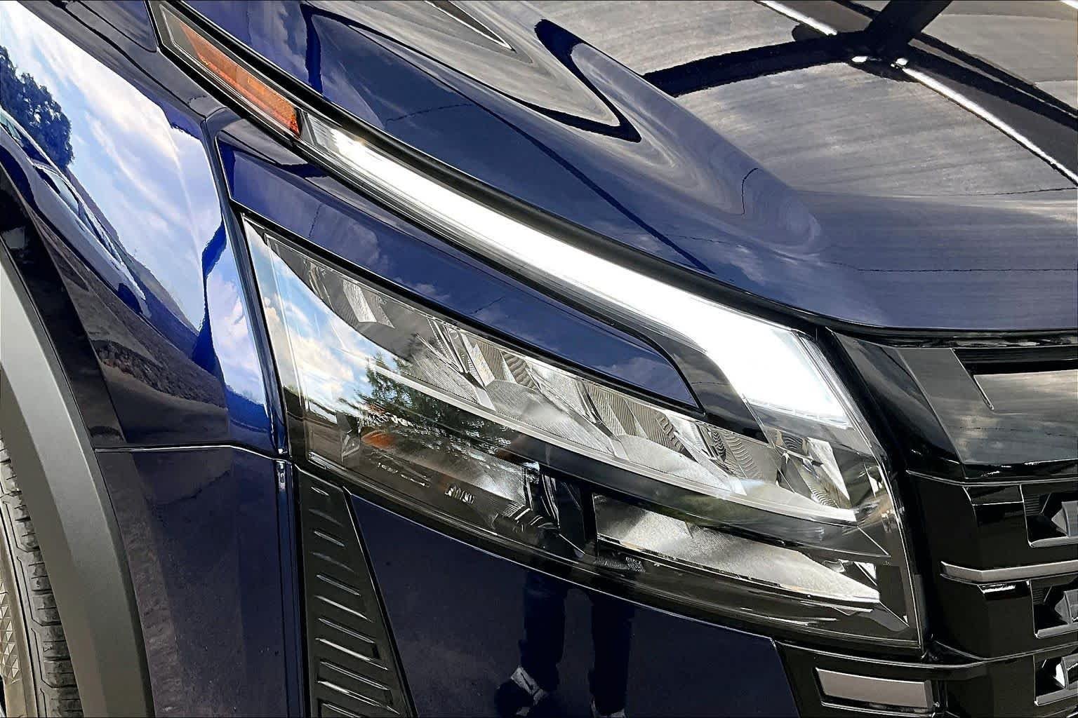 New 2026 Deep Ocean Blue Pearl Nissan SL image 18