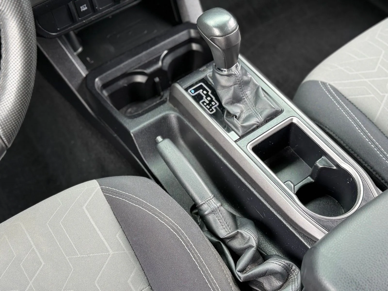 Used 2022 White Toyota TRD Off-Road image 19
