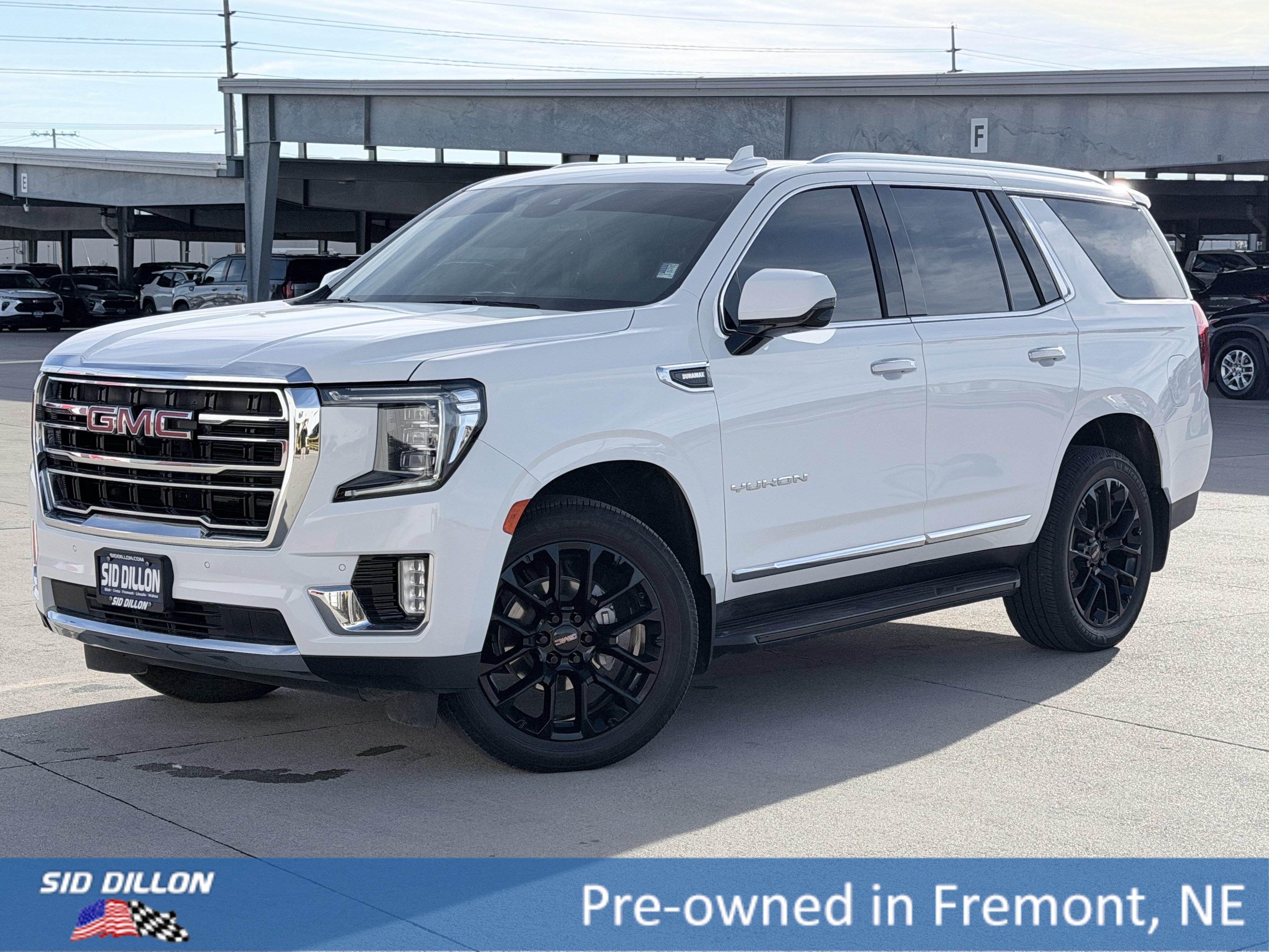2023 GMC Yukon SLT