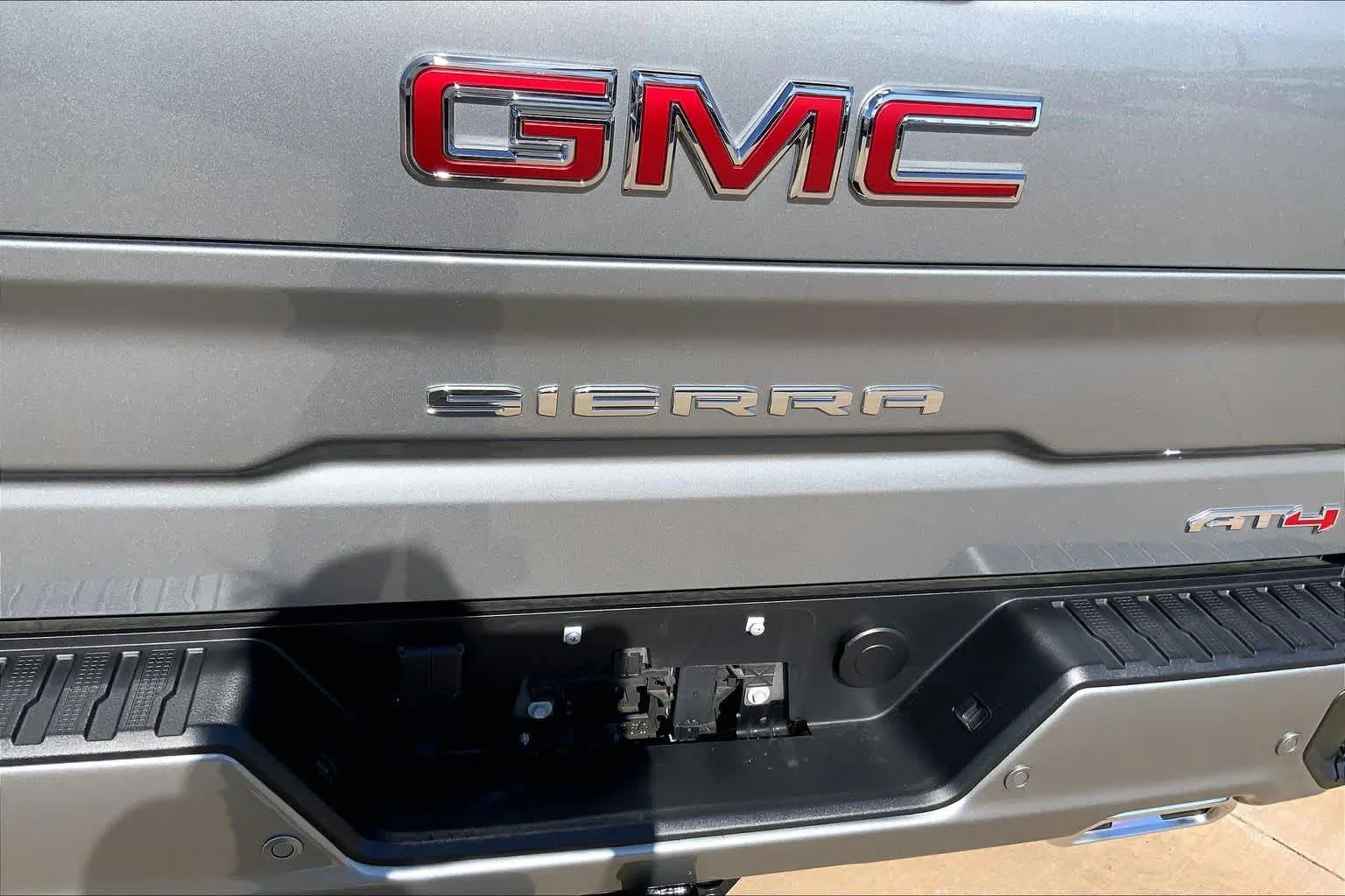 Used 2025 Sterling Metallic GMC AT4 image 30