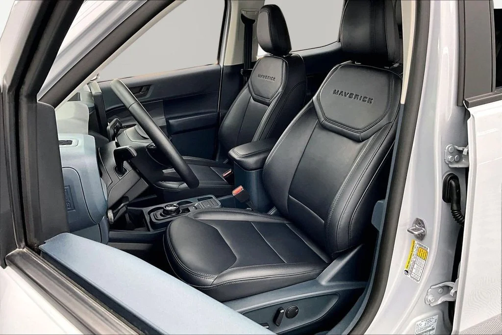 Certified Used 2025 White Metallic Ford Lariat image 26