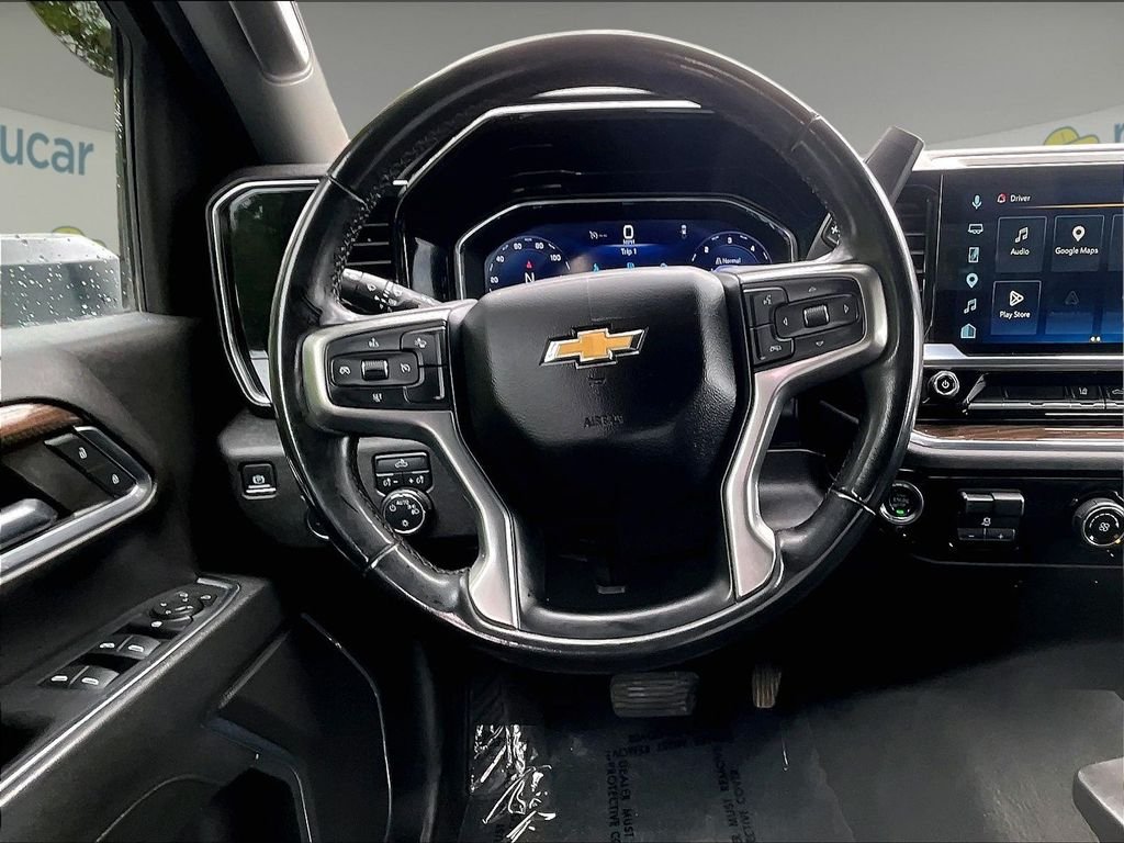 Used 2024 Summit White Chevrolet LT image 17