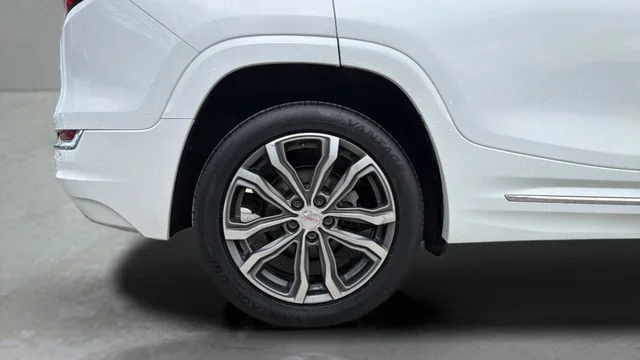 Used 2020 Summit White GMC Denali image 13