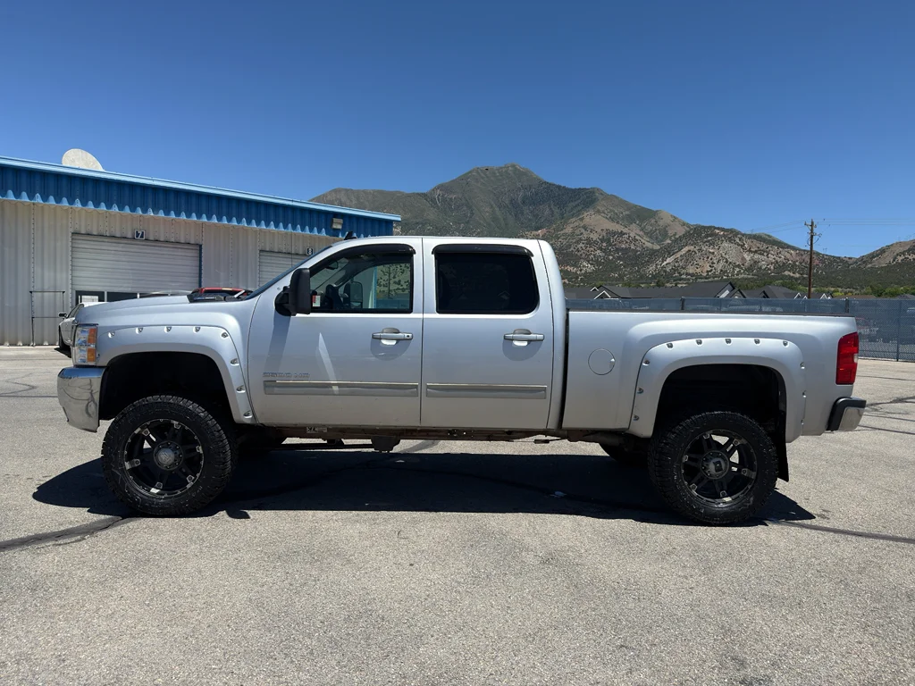 Used 2010 SHEER SILVER METALLIC Chevrolet LTZ image 2