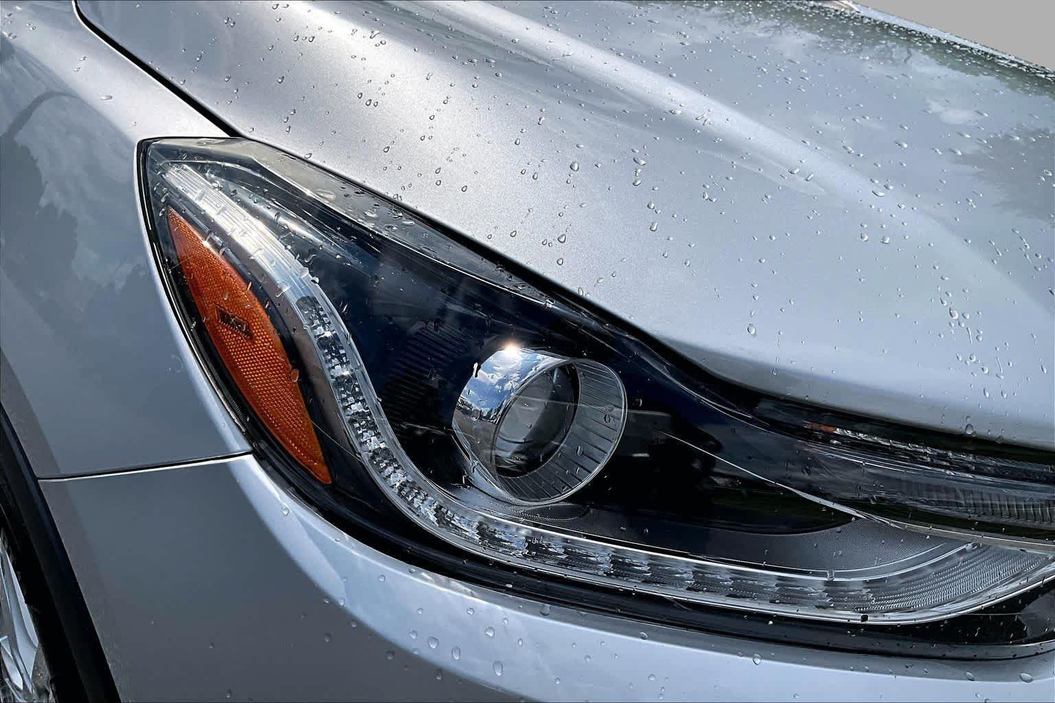 Used 2020 Silver Ice Metallic Chevrolet LT image 27