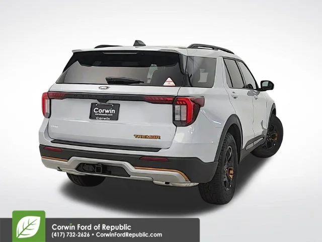 New 2026 Space White Metallic Ford Tremor® image 38